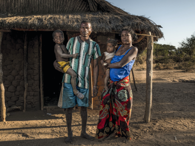Emahatratse und seine Frau Hinerisoa sind Viehzüchter*in und Bauer und Bäuerin. Sie sind Eltern von zwei Kindern.